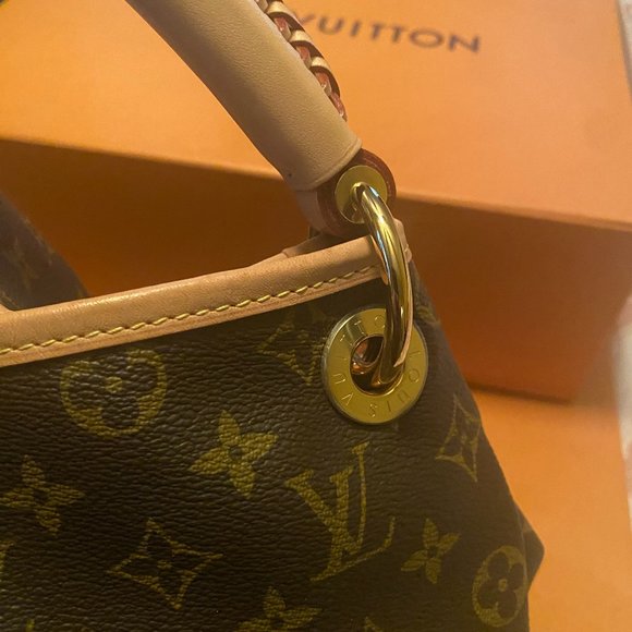 LV Monogram Artsy (New Design) - Picture 10 of 10